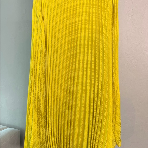 NWT Banana Republic Knife Pleated Midi A-Line Skirt Citron Yellow Sz 4 - Picture 4 of 5